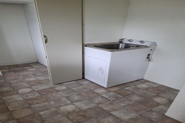 Photo of property in 7a Abel Tasman Avenue, Henderson, Auckland, 0610