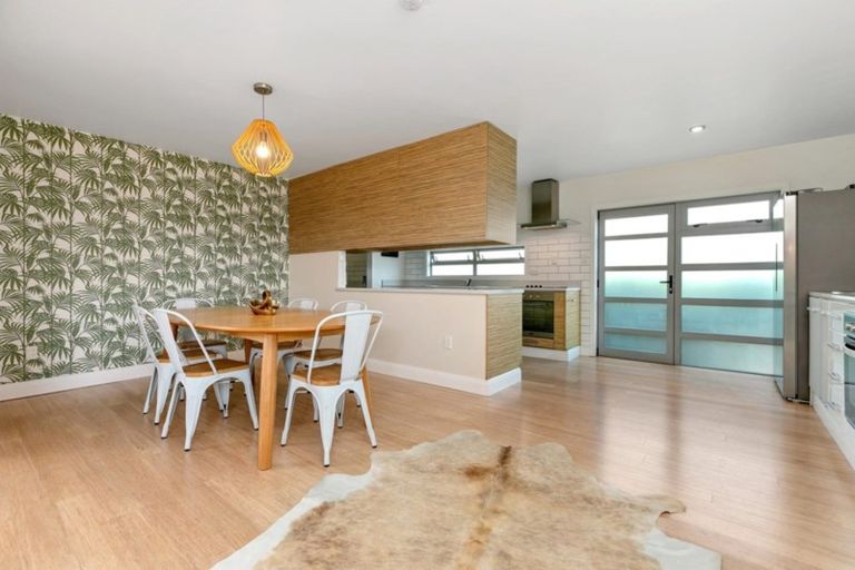 Photo of property in 1220a Papamoa Beach Road, Papamoa Beach, Papamoa, 3118