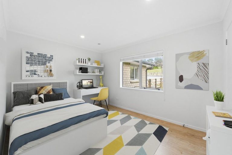 Photo of property in 54 Roberts Road, Matakatia, Whangaparaoa, 0930