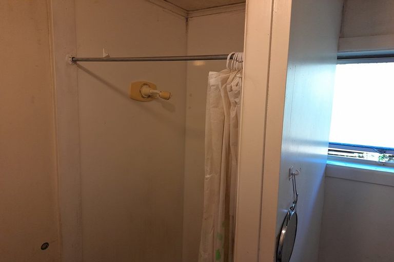 Photo of property in 8 Springfield Street, Forrest Hill, Auckland, 0620