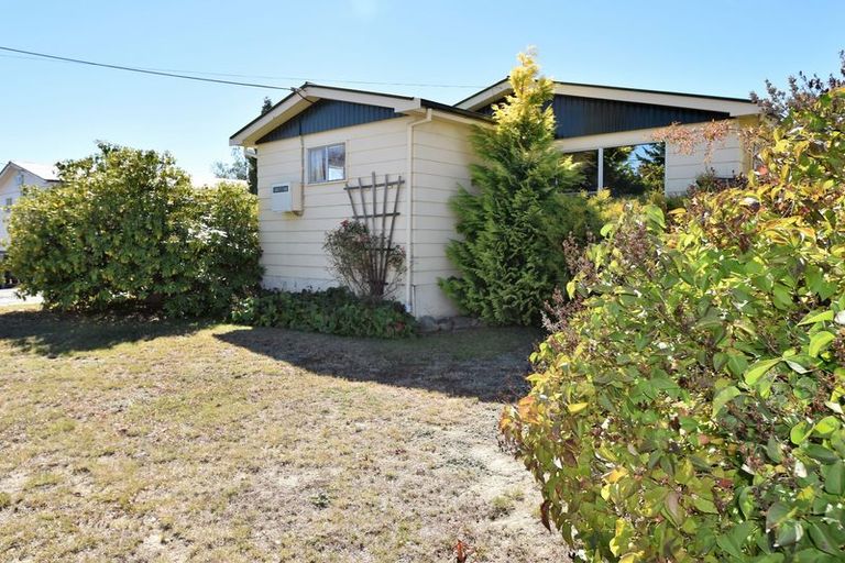 Photo of property in 11 Ruataniwha Road, Twizel, 7901