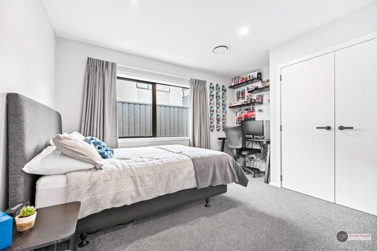 Photo of property in 11 Castletown Street, Wallaceville, Upper Hutt, 5018