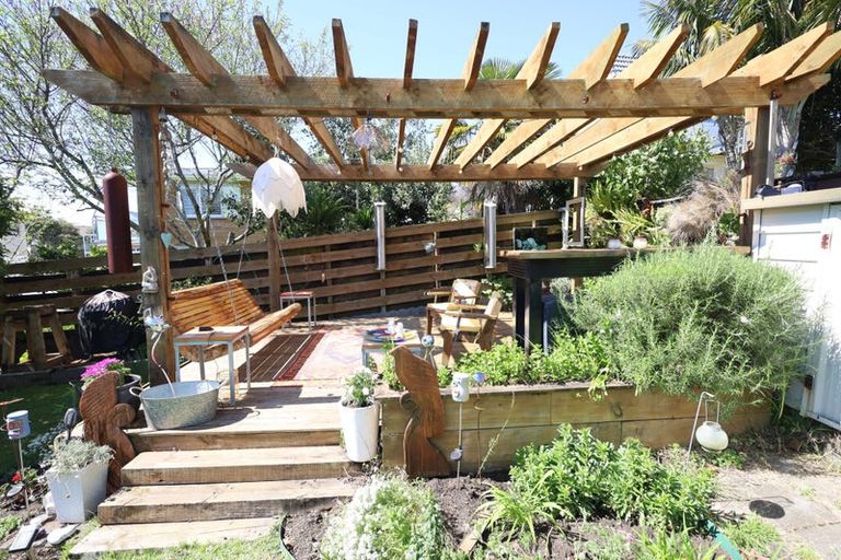 Photo of property in 10 Kiriwai Place, Matua, Tauranga, 3110