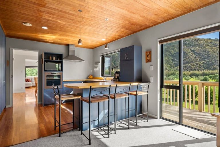 Photo of property in 1276 Coast Road, Wainuiomata Coast, Lower Hutt, 5373