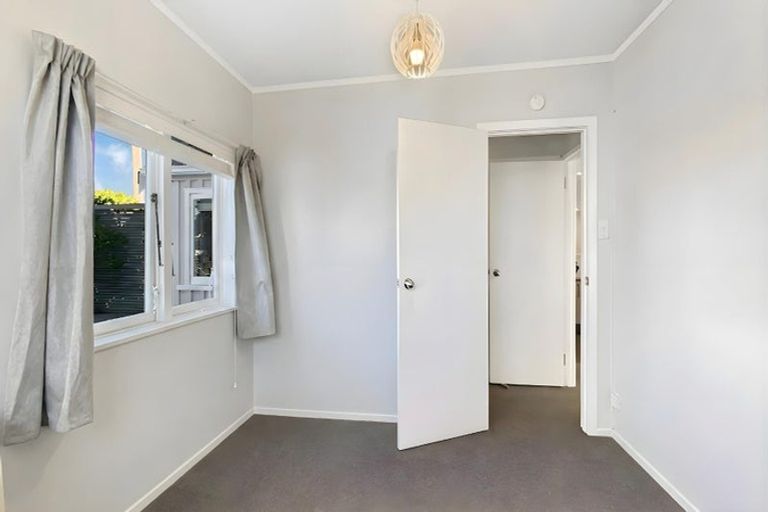 Photo of property in 74 Ferry Parade, Herald Island, Auckland, 0618