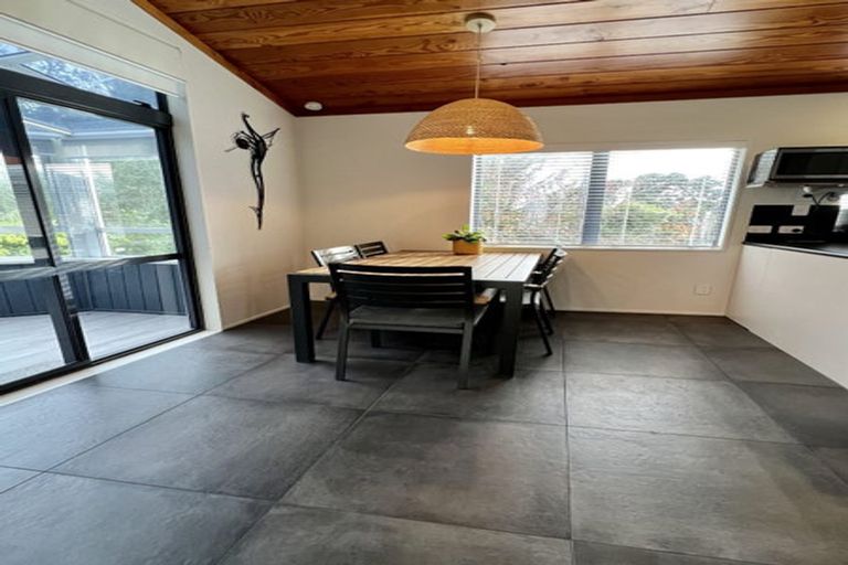Photo of property in 2/51 John Gill Road, Shelly Park, Auckland, 2014
