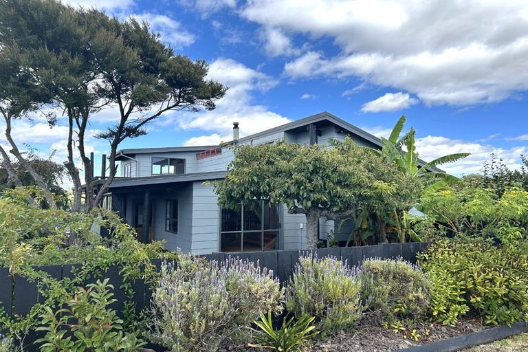 Photo of property in 1 Bay View Road, Raglan, 3225