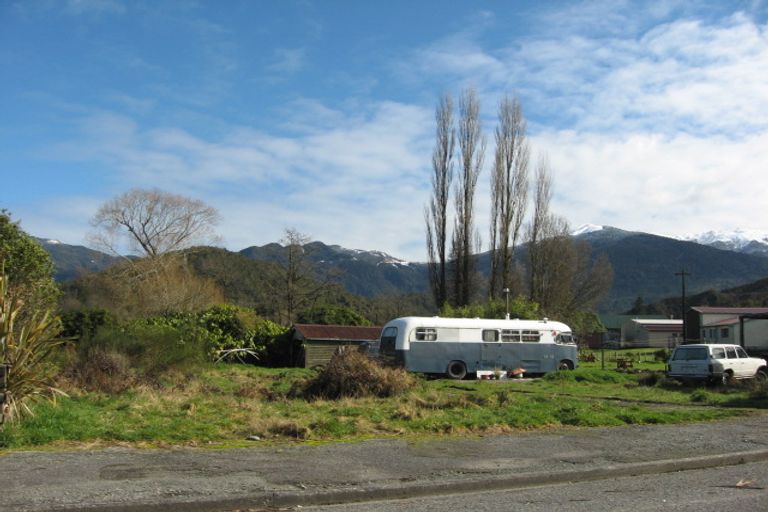 Photo of property in 27 Hart Street, Blackball, 7804