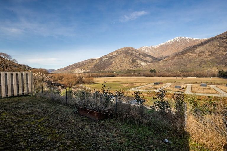 Photo of property in 26 Huxley Place, Lake Hayes, Queenstown, 9304