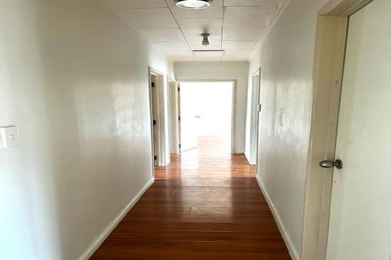 Photo of property in 37 Awaruku Road, Torbay, Auckland, 0630