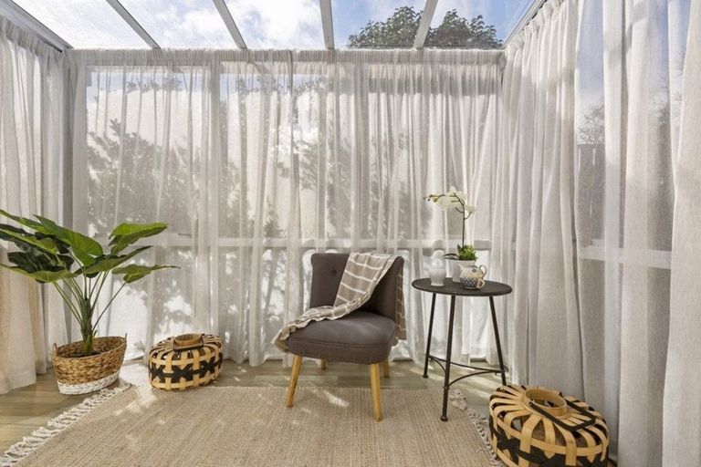 Photo of property in 5/6 Bond Crescent, Forrest Hill, Auckland, 0620