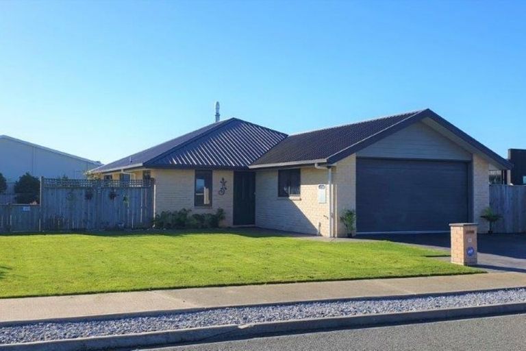 Photo of property in 16 Kakapo Lane, Motueka, 7120