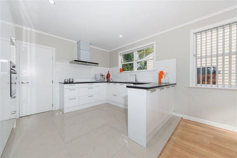 Photo of property in 4 Kelkirk Street, Kelston, Auckland, 0602