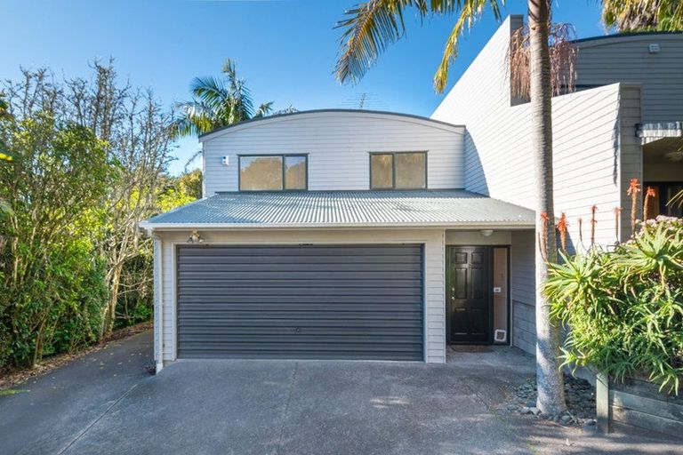 Photo of property in 2/100a Verran Road, Birkdale, Auckland, 0626