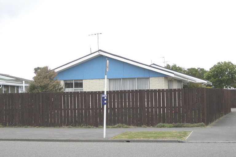 Photo of property in 2/175 Queenspark Drive, Parklands, Christchurch, 8083