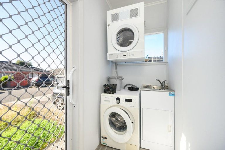 Photo of property in 1 Cremorne Avenue, Hokowhitu, Palmerston North, 4410