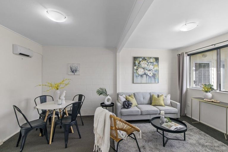 Photo of property in 8/19 Pirie Crescent, Moera, Lower Hutt, 5010