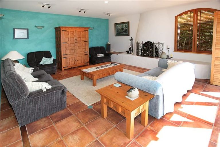 Photo of property in 14 Tairua Heights, Tairua, 3508