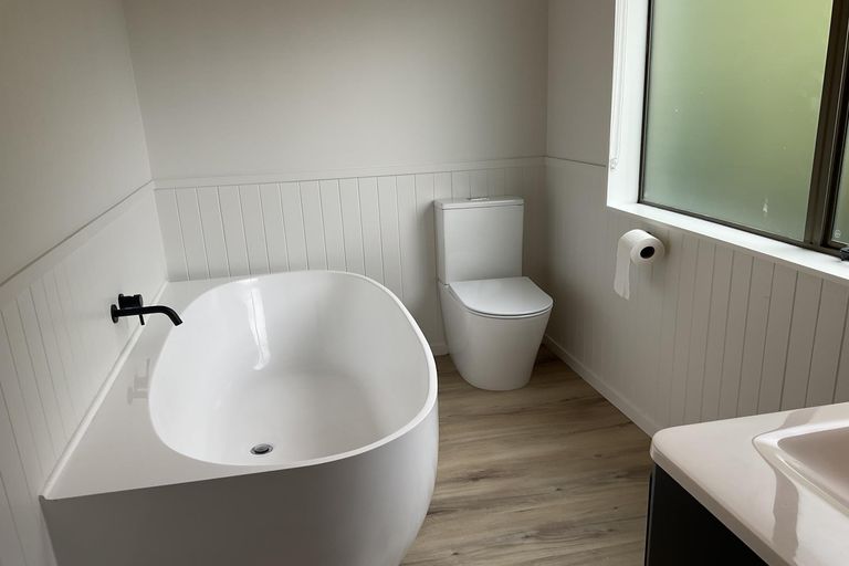 Photo of property in 120 Stanmore Bay Road, Stanmore Bay, Whangaparaoa, 0932