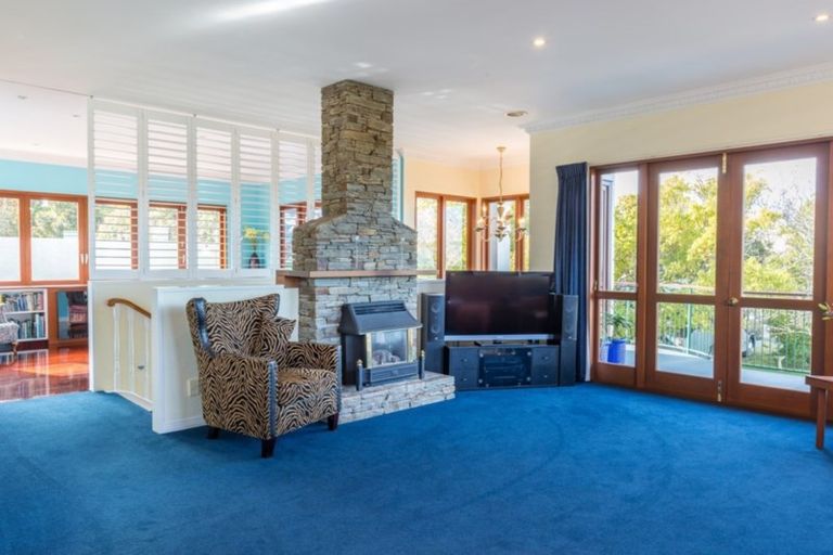 Photo of property in 1/14 Castor Bay Road, Castor Bay, Auckland, 0620