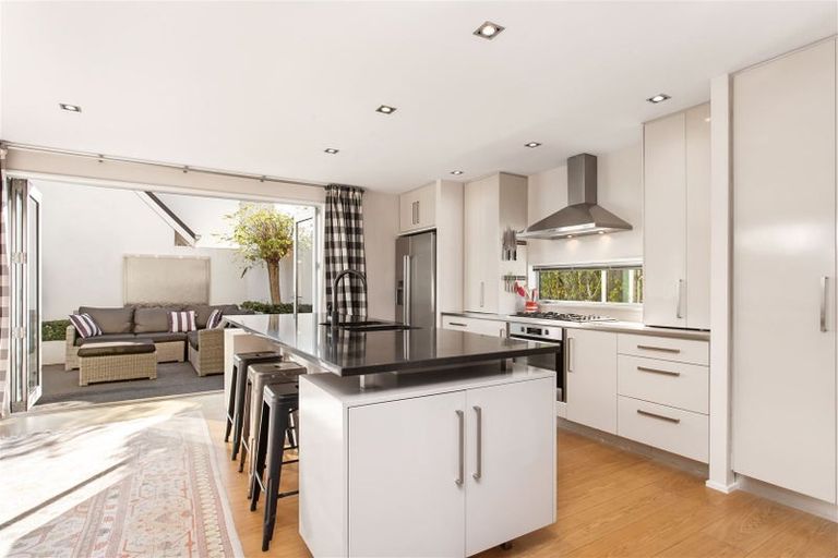 Photo of property in 59a Carlton Mill Road, Merivale, Christchurch, 8014