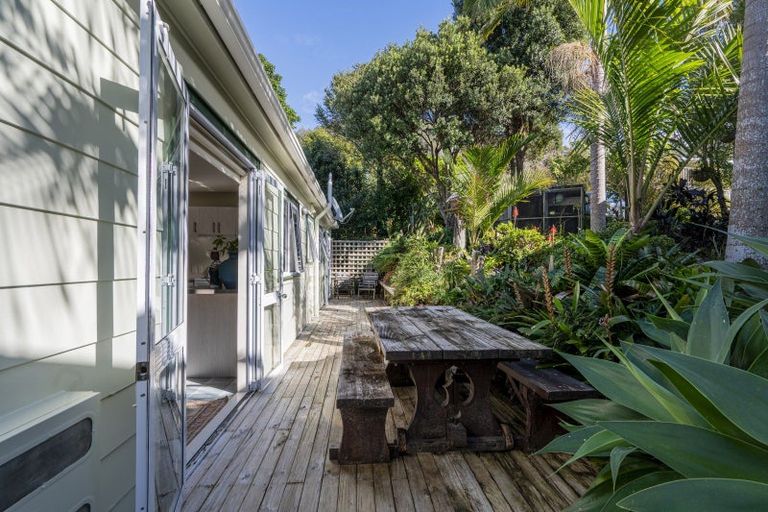 Photo of property in 19 Grange Road, Hahei, Whitianga, 3591