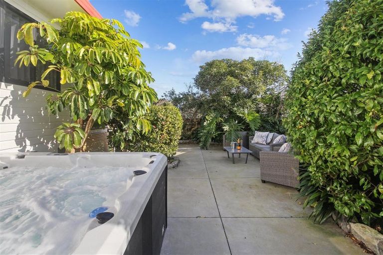 Photo of property in 4 Channel View Road, Clarks Beach, Pukekohe, 2679