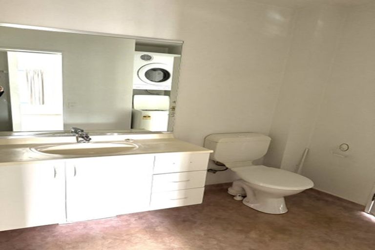 Photo of property in Courtenay Apartments, 604/120 Courtenay Place, Te Aro, Wellington, 6011