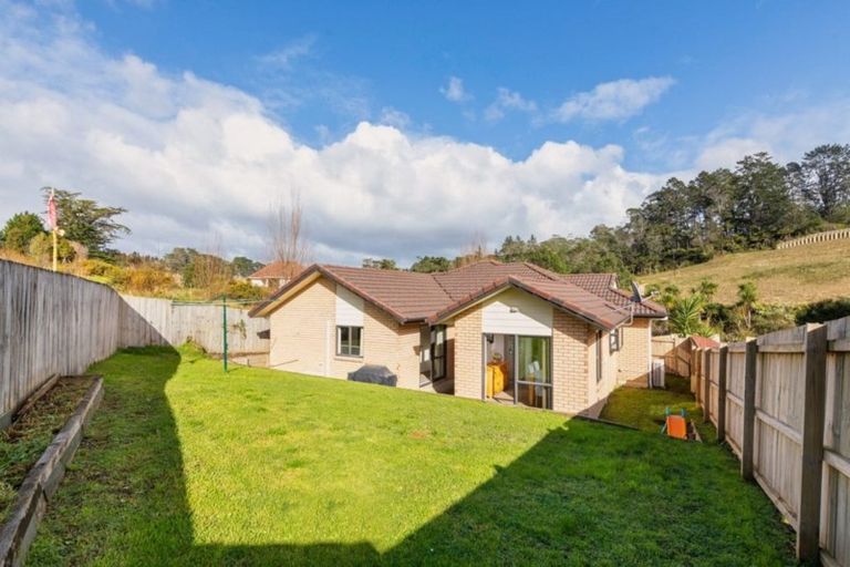 Photo of property in 26 Burton's Drive, Swanson, Auckland, 0614
