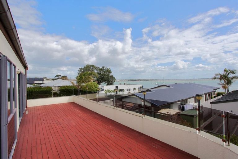 Photo of property in 2 Devon Road, Bucklands Beach, Auckland, 2012