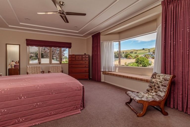 Photo of property in 17a Hetley Crescent, Taradale, Napier, 4112