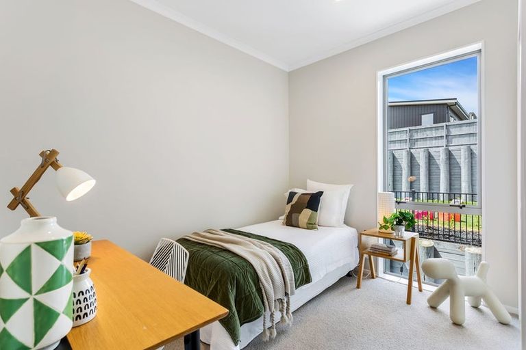 Photo of property in 33 Roundel Crescent, Whenuapai, Auckland, 0618