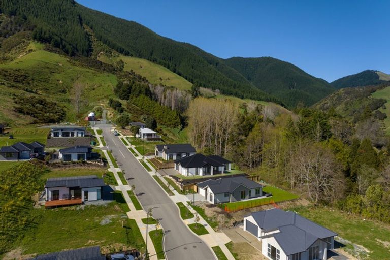 Photo of property in 86 Sunningdale Drive, Stoke, Nelson, 7011