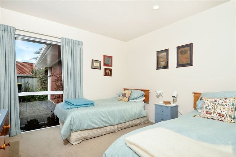 Photo of property in 22 Suncrest Drive, West Harbour, Auckland, 0618