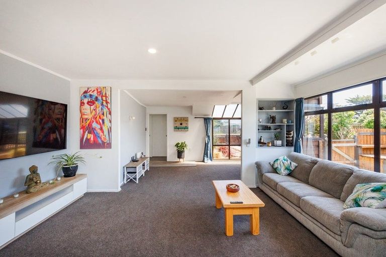 Photo of property in 11 Koura Street, Tangimoana, 4822