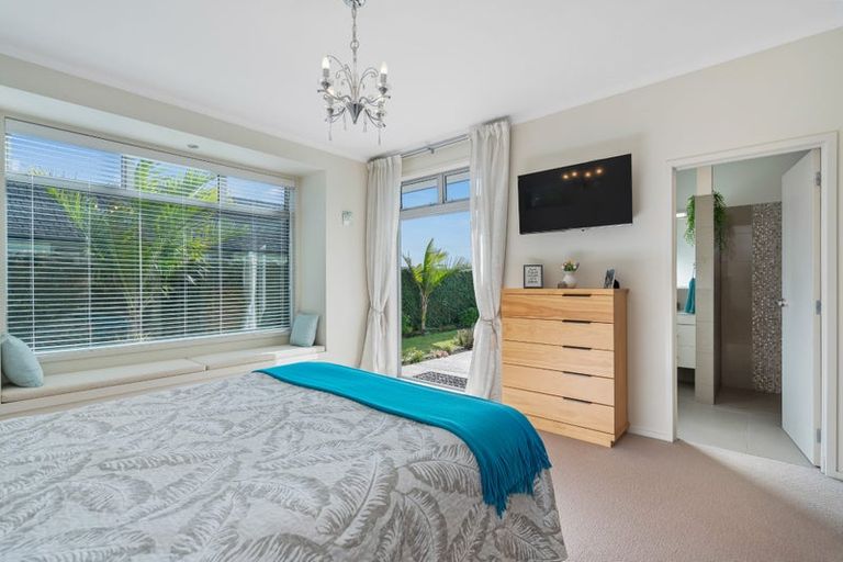 Photo of property in 89 Barbados Way, One Tree Point, 0118