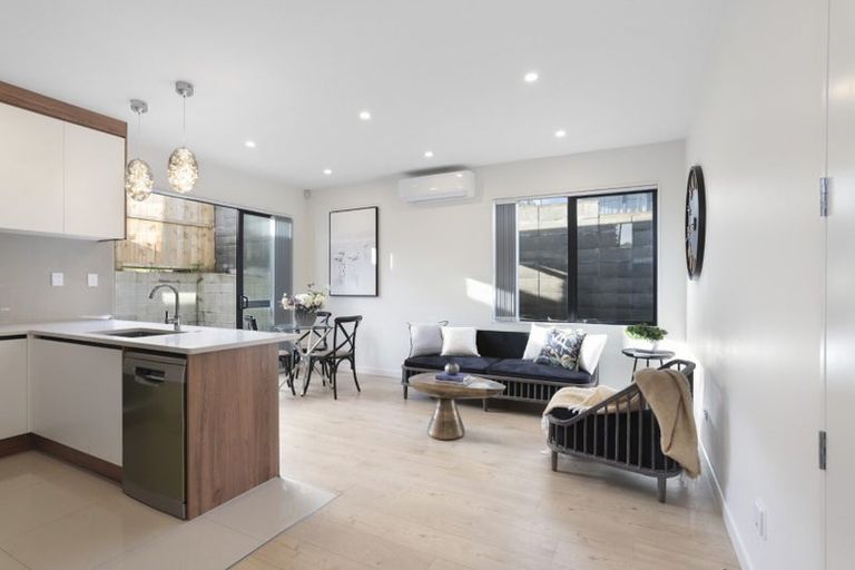 Photo of property in 37 Garton Drive, Massey, Auckland, 0614