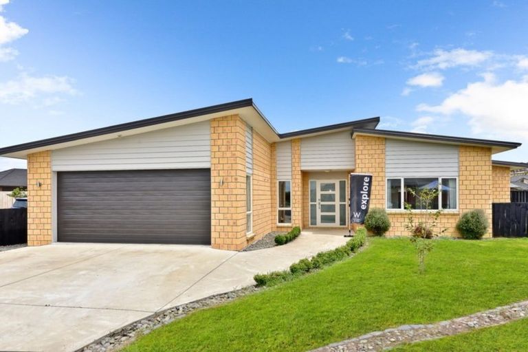 Photo of property in 19 Trauzer Place, Flagstaff, Hamilton, 3210