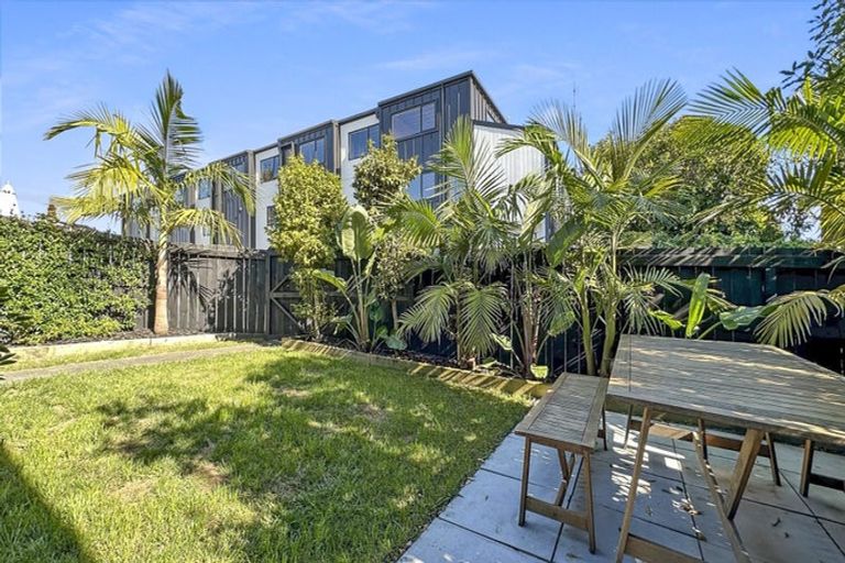 Photo of property in 2/18 Puriri Street, Takapuna, Auckland, 0622