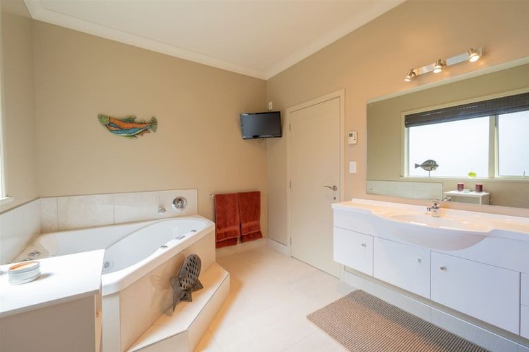 Photo of property in 20 Lawson Burrows Crescent, Te Anau, 9600