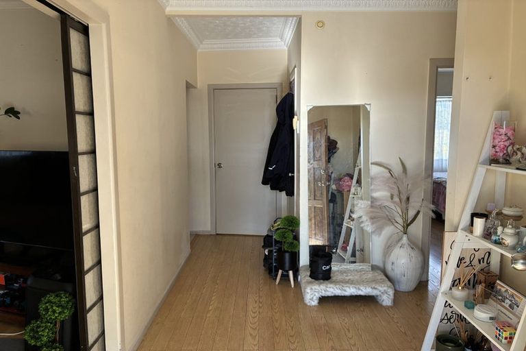 Photo of property in 49 Woodglen Road, Glen Eden, Auckland, 0602