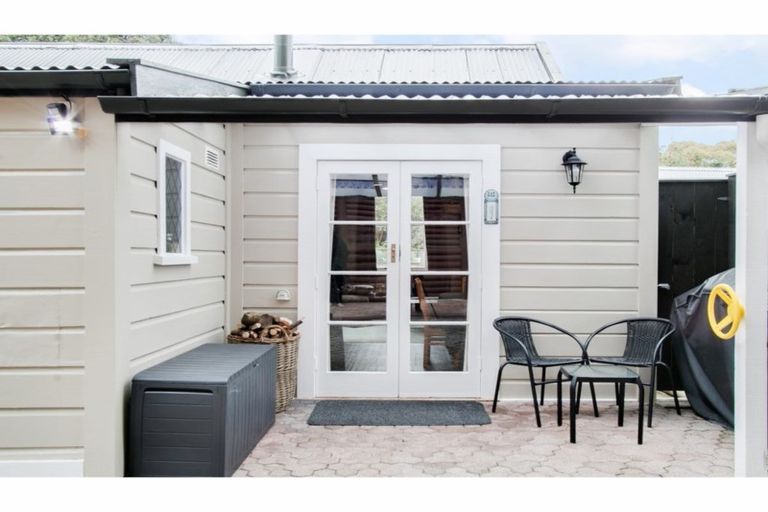 Photo of property in 85 Milton Road, Bluff Hill, Napier, 4110