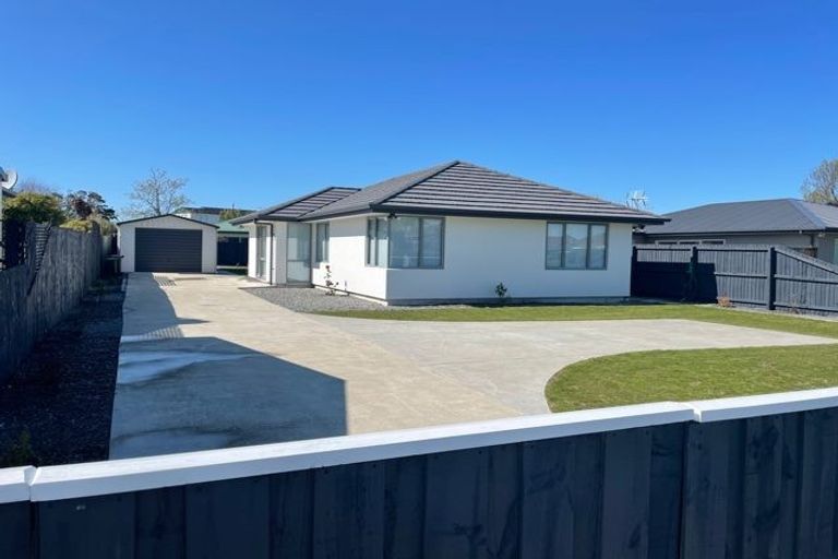 Photo of property in 39 Vivian Street, Burwood, Christchurch, 8083