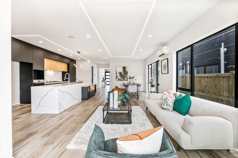 Photo of property in 13 Downpatrick Drive, Flat Bush, Auckland, 2019