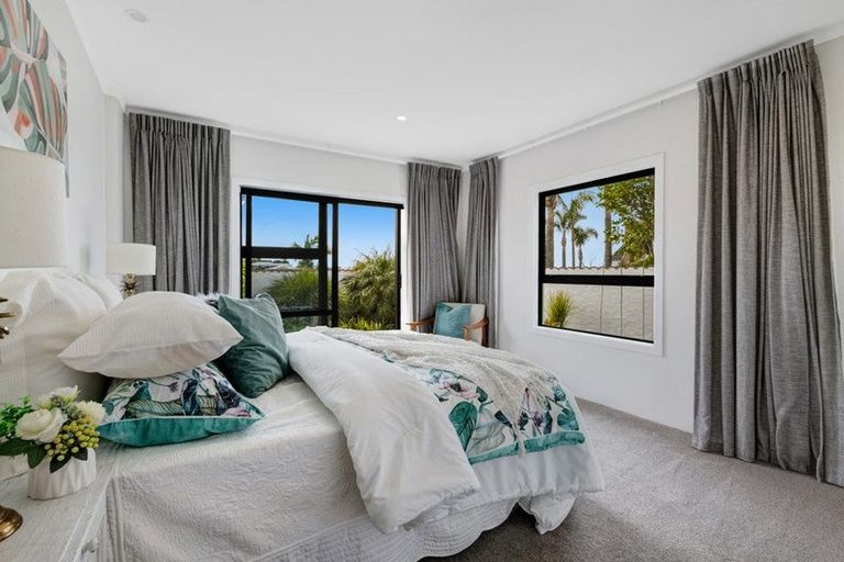 Photo of property in 12a Eagle Place, Red Beach, 0932