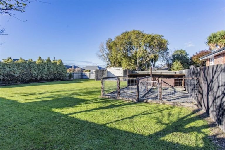 Photo of property in 36 Main North Road, Woodend, 7610