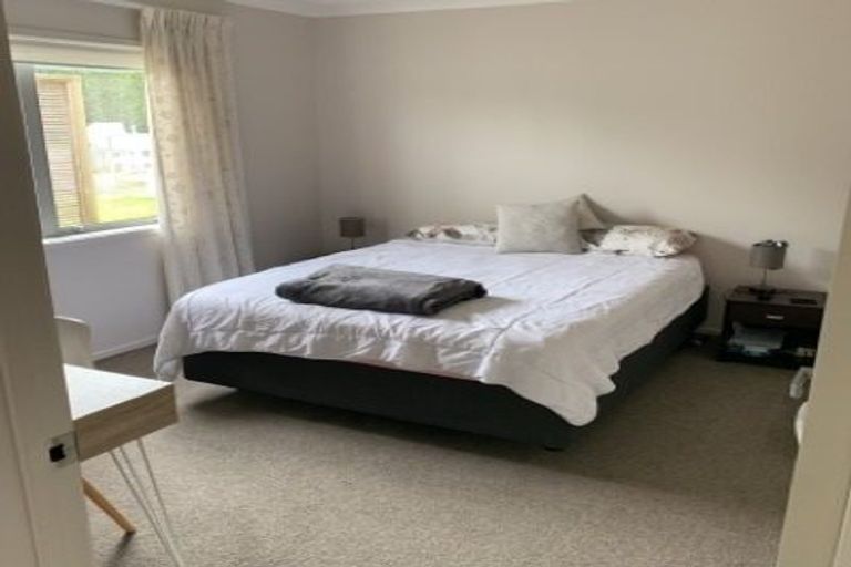 Photo of property in 38 Powrie Street, Glenfield, Auckland, 0629