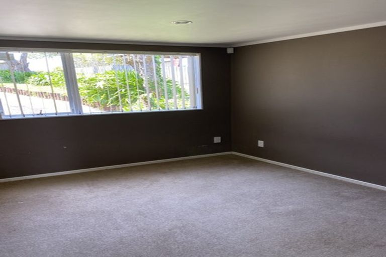 Photo of property in 57 View Road, Henderson, Auckland, 0612