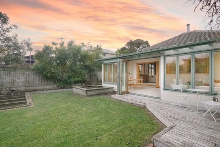 Photo of property in 4 Cliff Street, Moncks Bay, Christchurch, 8081