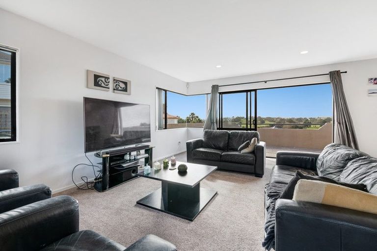 Photo of property in 18 Roseville Road, Gulf Harbour, Whangaparaoa, 0930